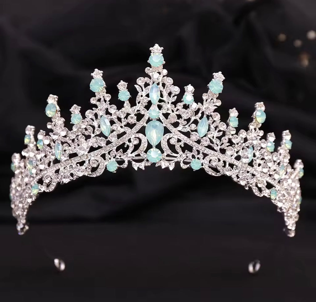 LC26094 | Sage Gold Crown III