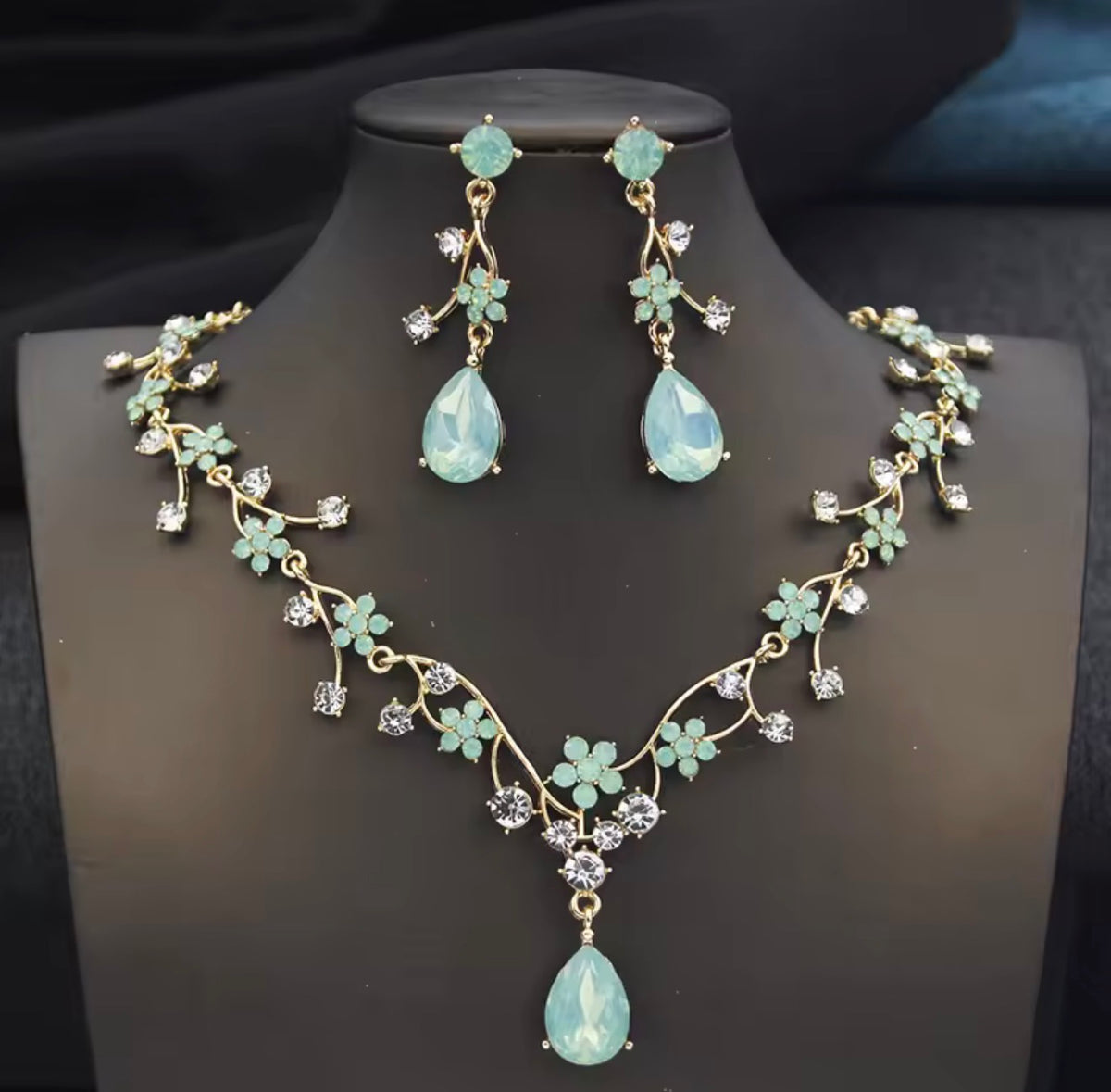 LC21132 |Sage & Gold Jewelry Set