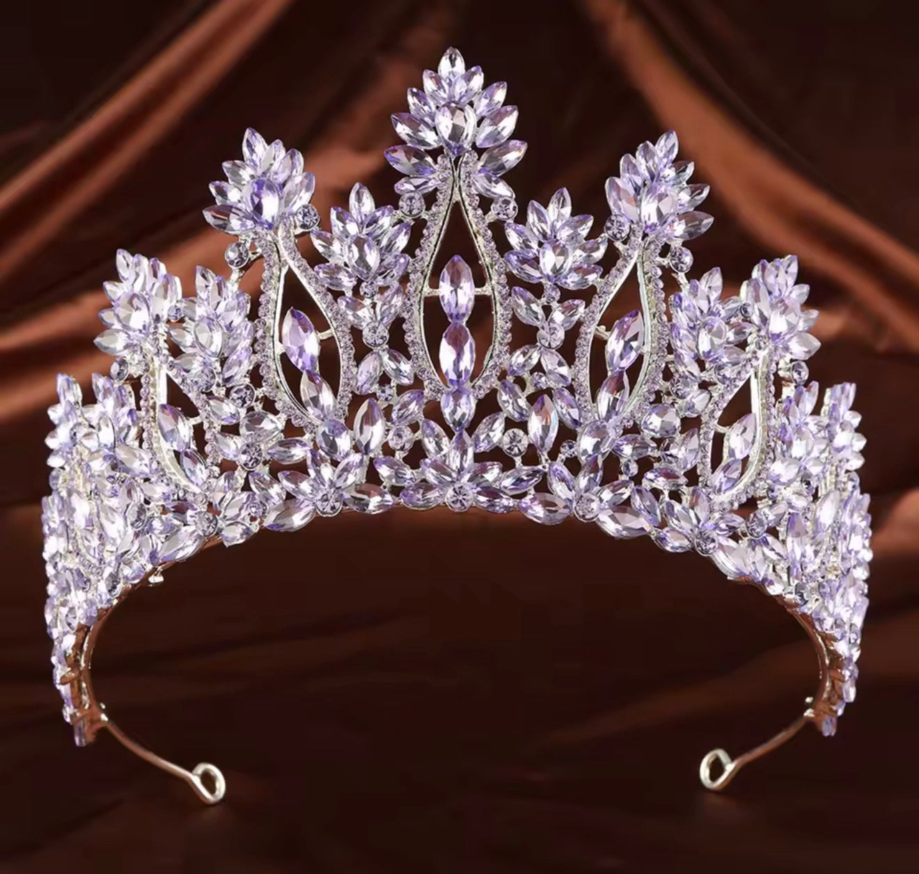 LC26069 | Lilac Silver Crown