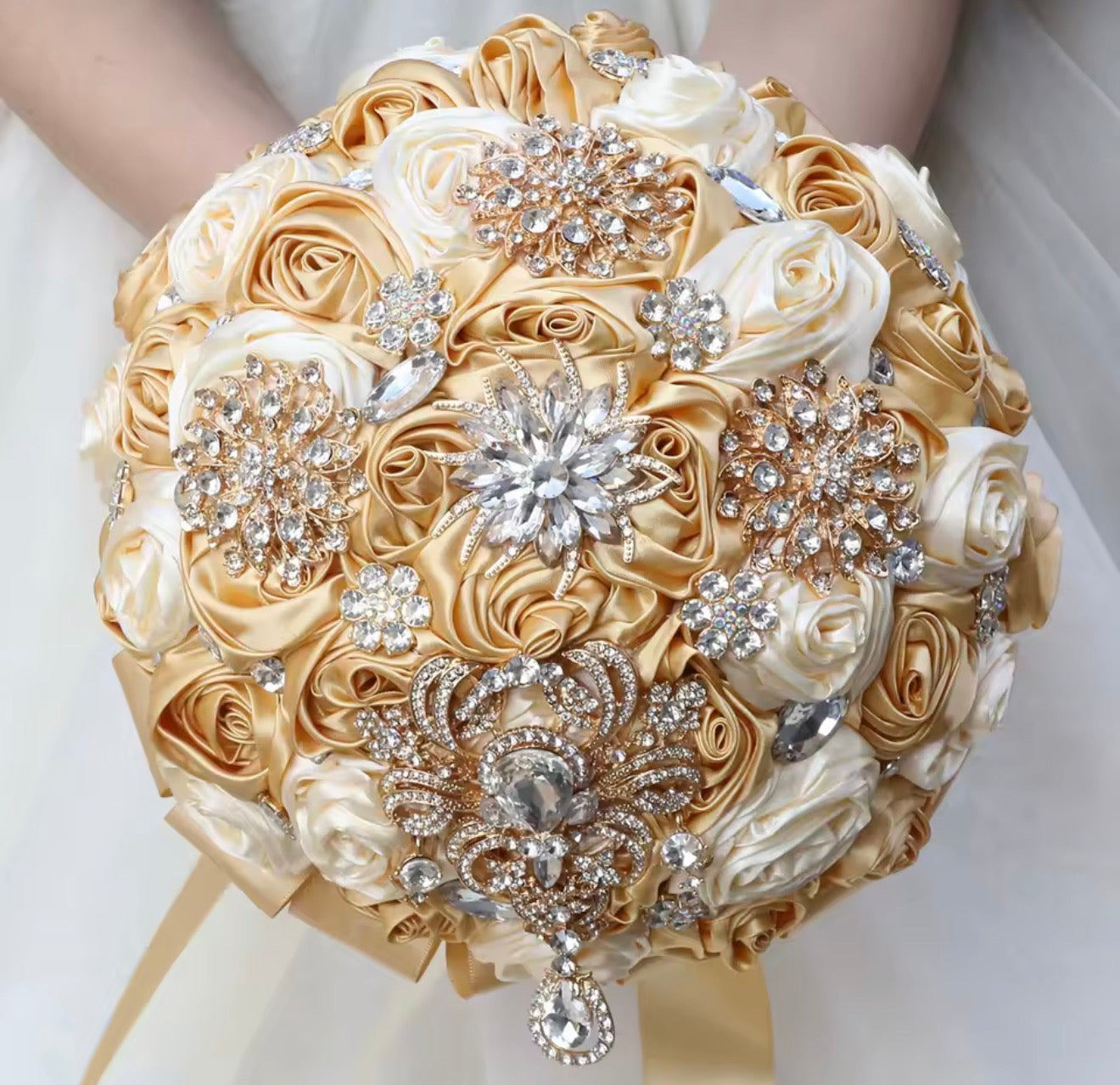LC21115 | Luxury Champagne Bouquet