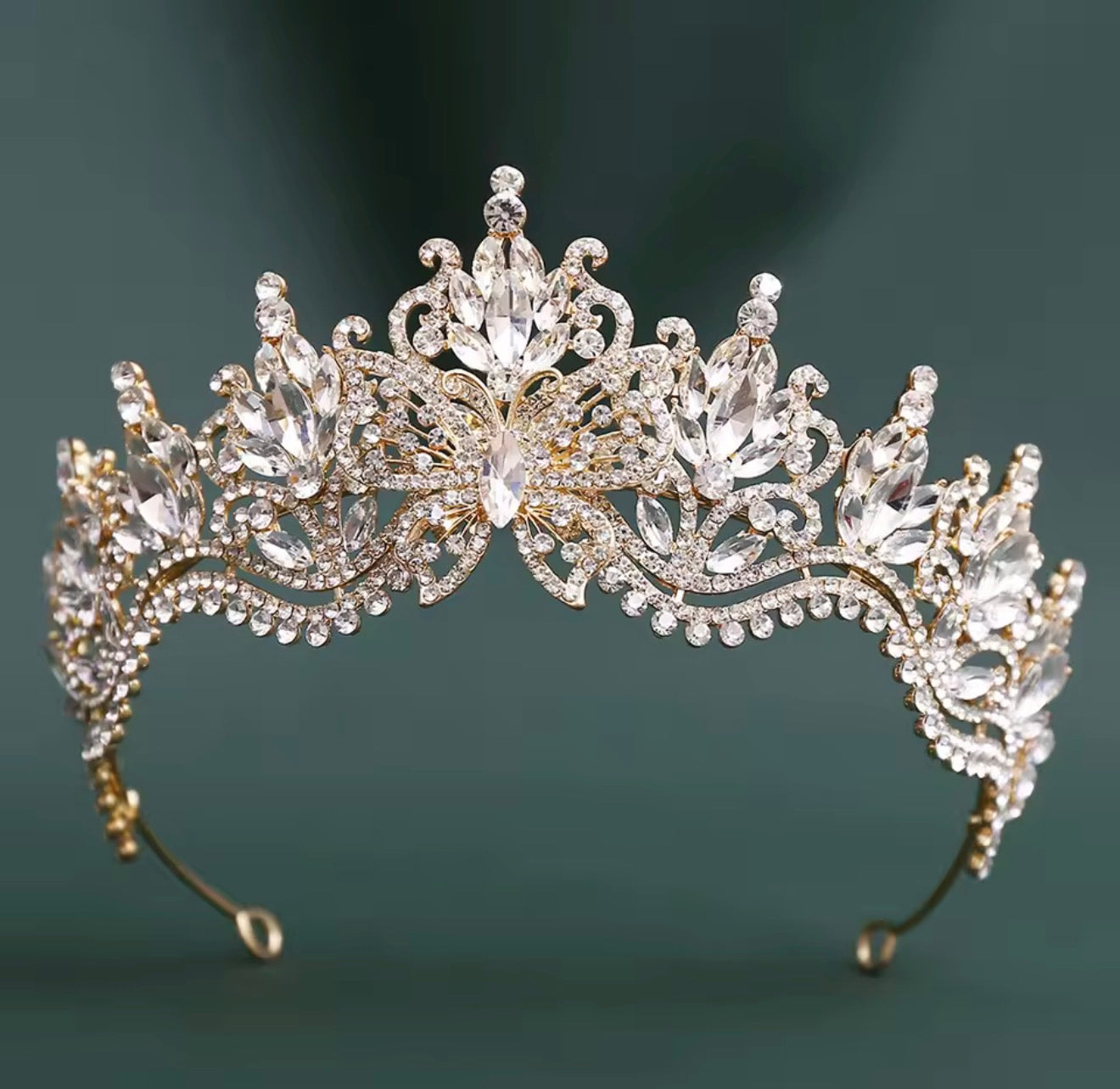 LC26084 | White Gold Crown IIII