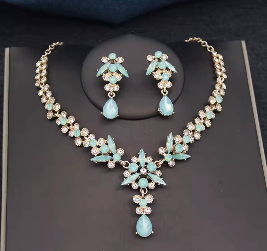 LC21120 | Sage Gold Jewelry Set