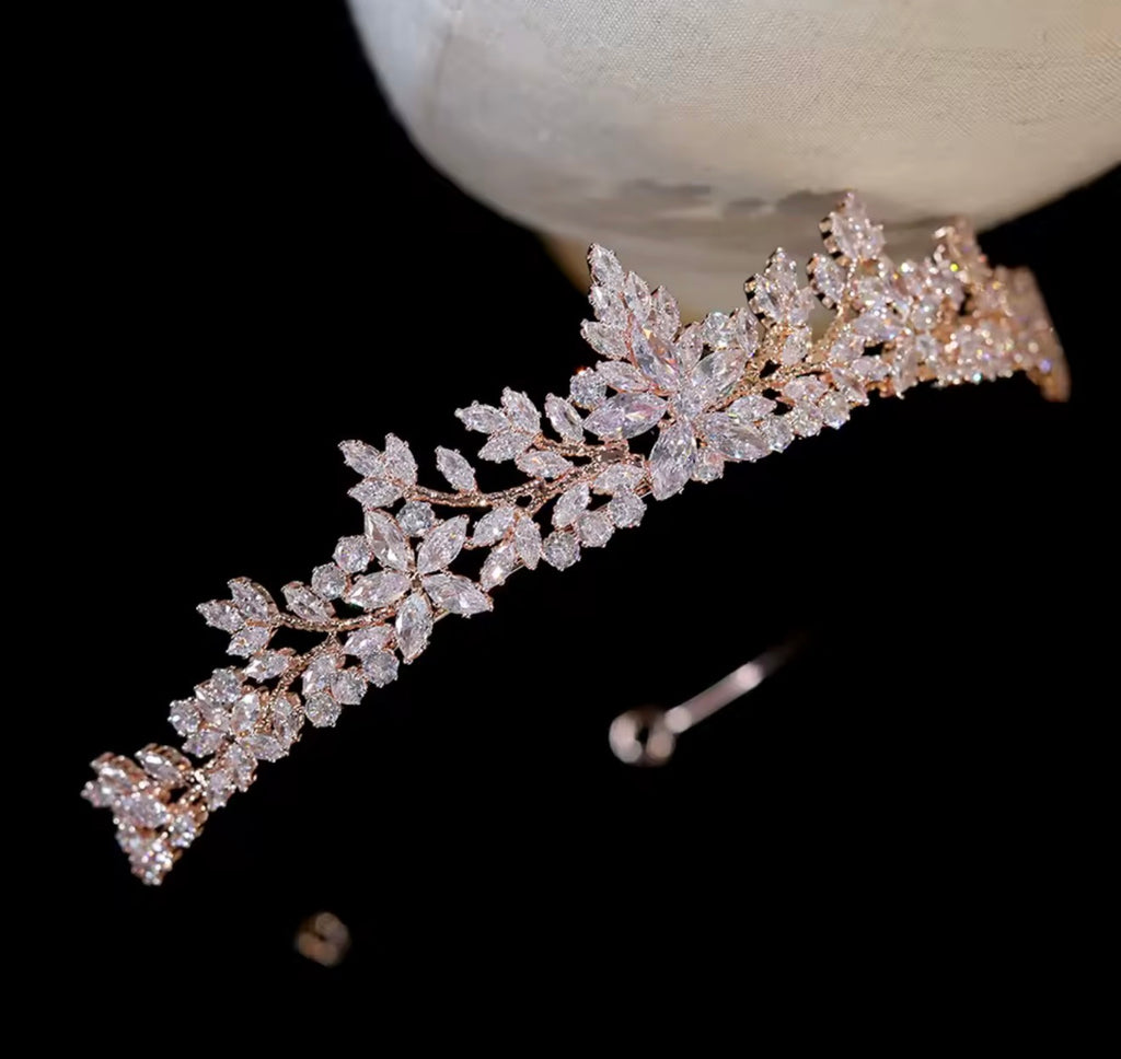 LC26050 | White Rose Gold Zirconia II