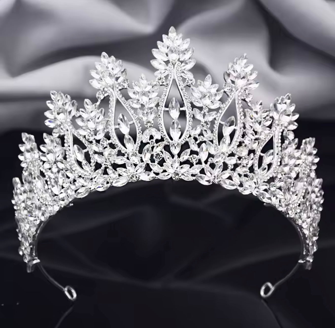 LC26073| Silver Crown V