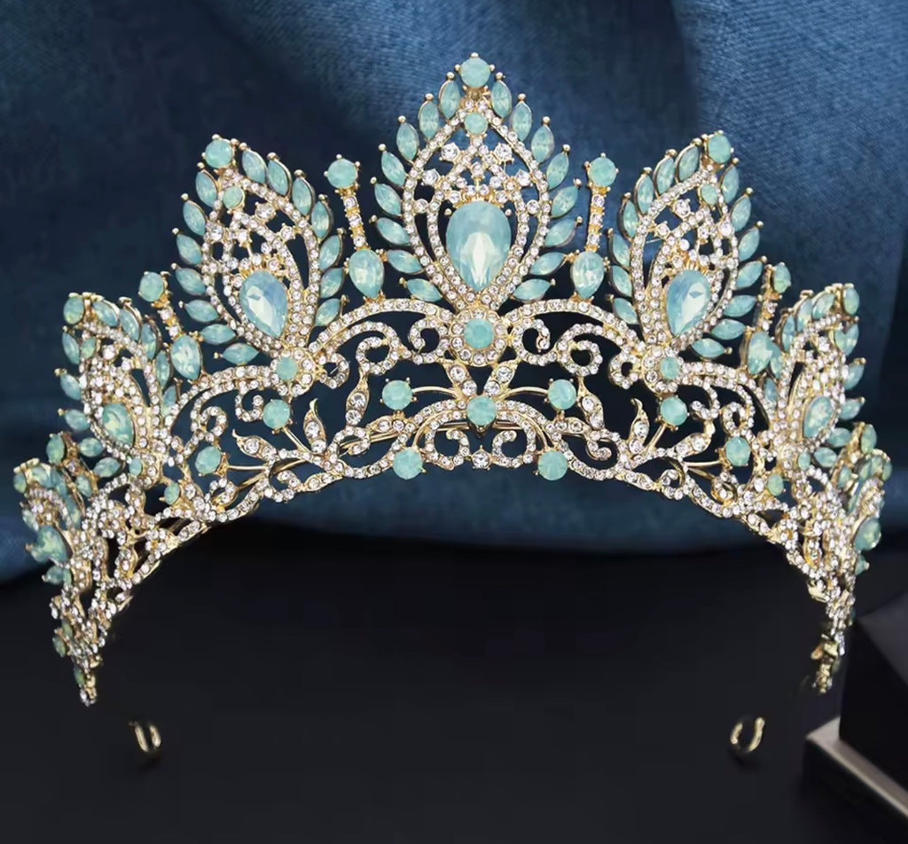 LC26081 | Sage Gold Crown III
