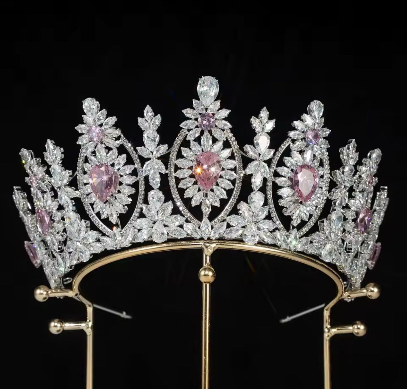 LC26096 | Zirconia Pink Silver Crown VII