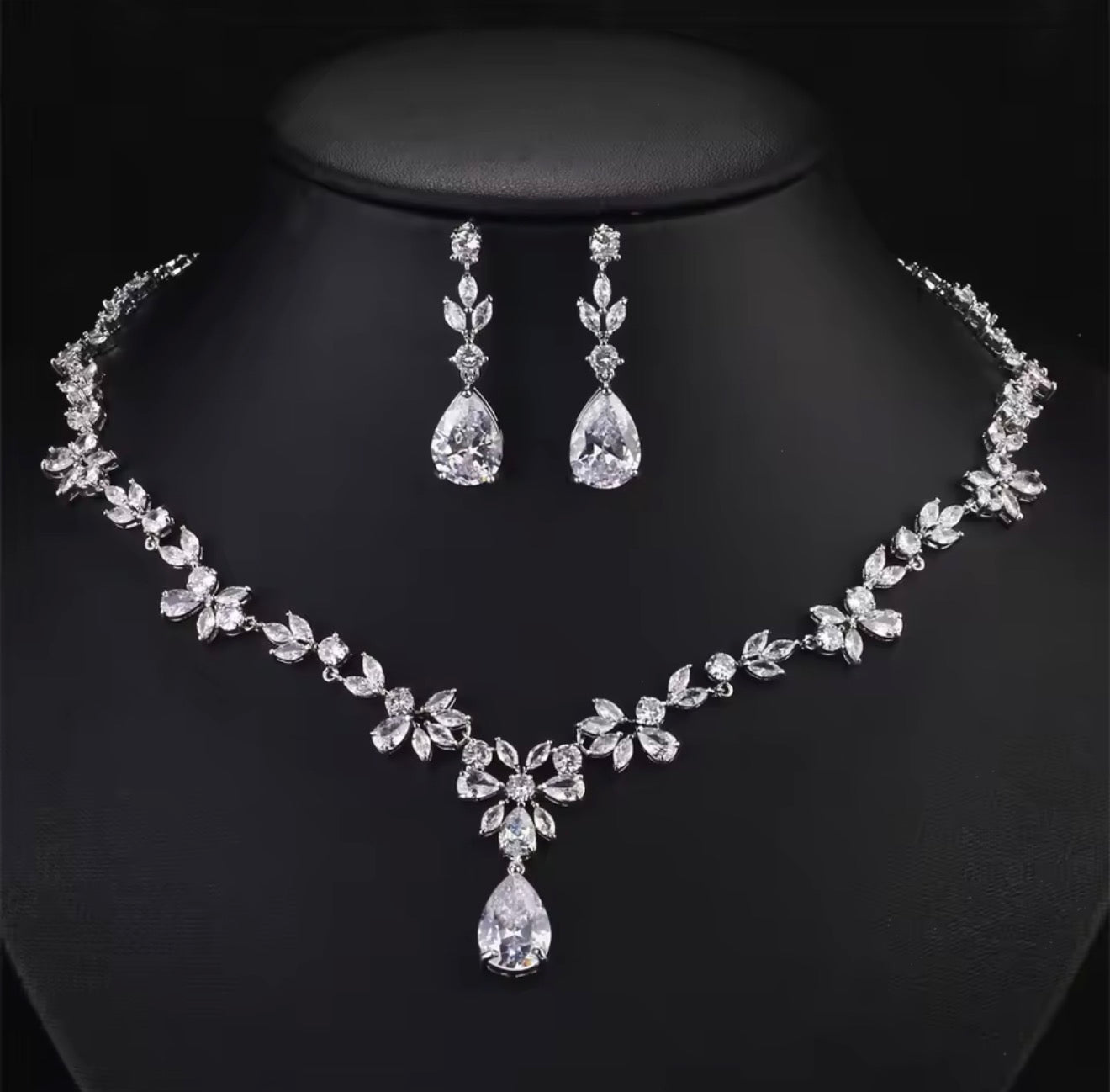 LC21134| Silver Zirconia Jewelry Set II