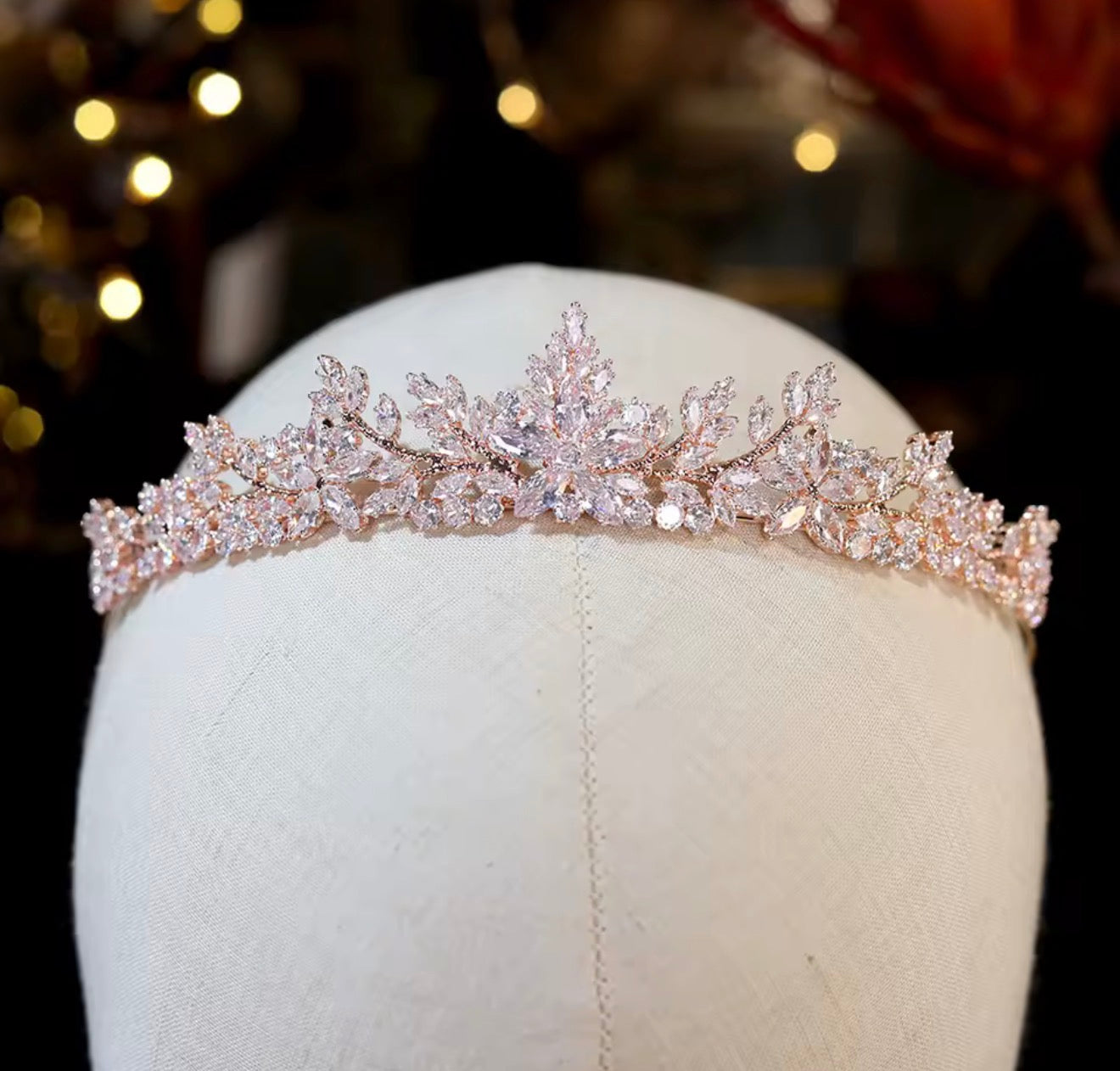 LC26050 | White Rose Gold Zirconia II