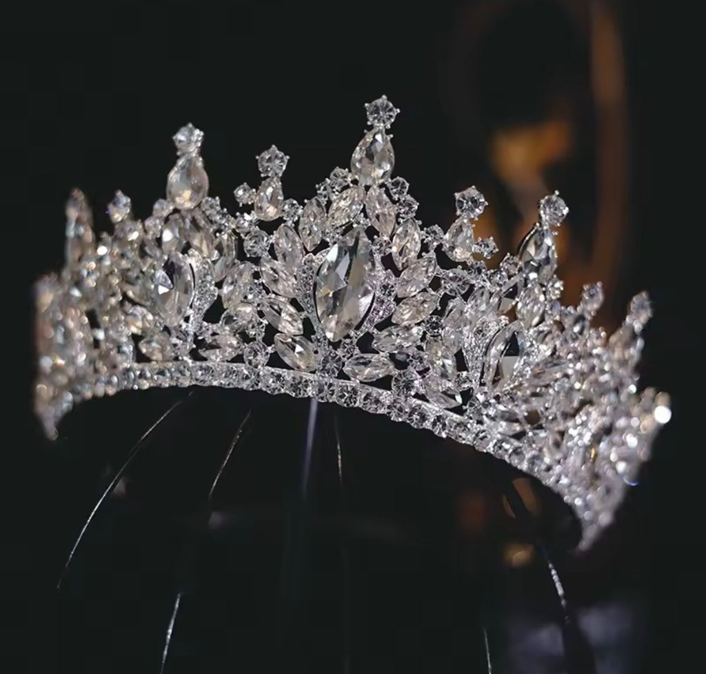 LC26074| Silver Crown VI