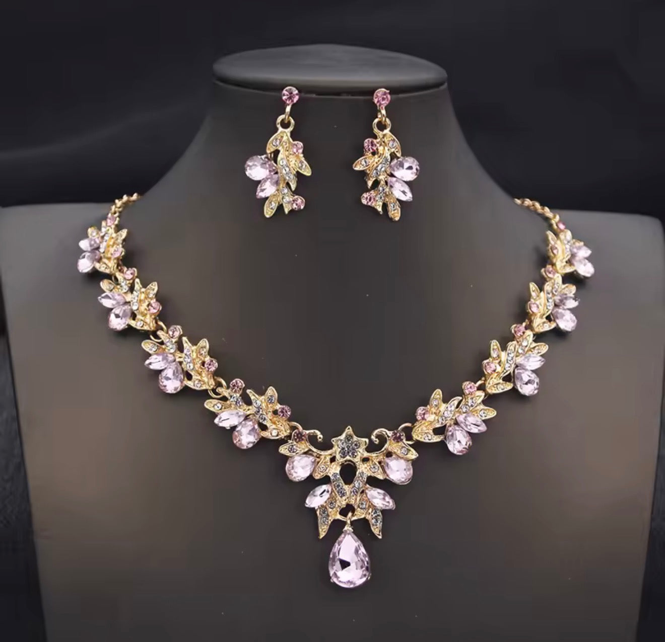 LC21125 | Pink & Gold Jewelry Set