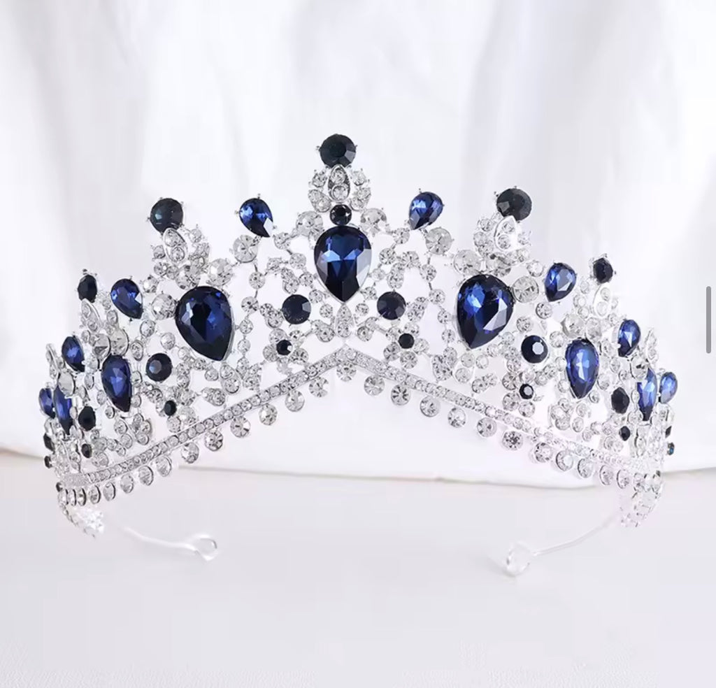 LC26067 | Navy Blue Silver V